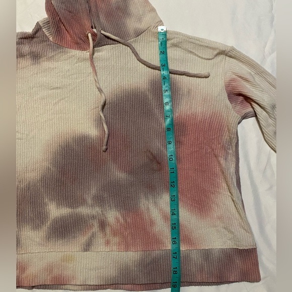 🤍OLIVIV TIE DYE SWEATSHIRT! - Picture 2 of 6